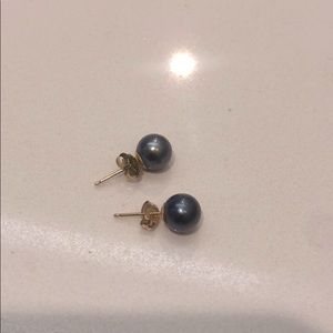 Black pearl earrings